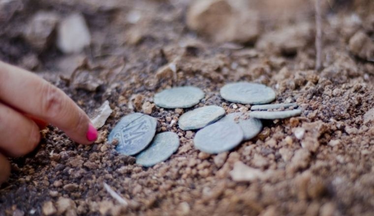 Arque&oacute;logos descubren las monedas que fueron utilizados por los cristianos perseguidos hace 1.400 a&ntilde;os