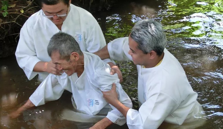 Anciano abandona el budismo y se entrega a Cristo: &ldquo;Estoy agradecido coraz&oacute;n&rdquo;